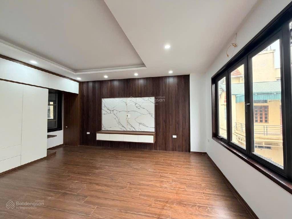 Bán nhà 6 tầng thang máy / giá chỉ 7,9 tỷ / đầy đủ nội thất / ô tô đỗ cửa .