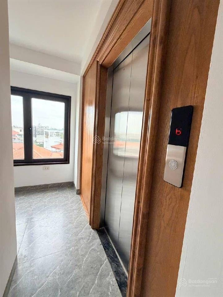 Bán nhà 6 tầng thang máy / giá chỉ 7,9 tỷ / đầy đủ nội thất / ô tô đỗ cửa .