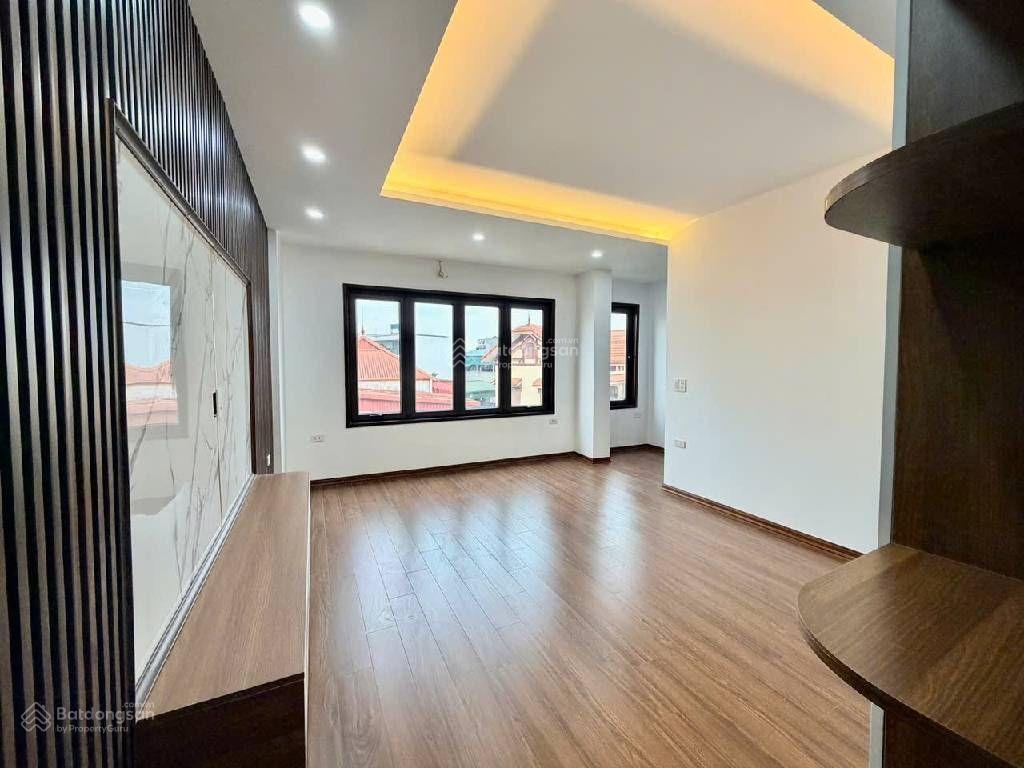Bán nhà 6 tầng thang máy / giá chỉ 7,9 tỷ / đầy đủ nội thất / ô tô đỗ cửa .