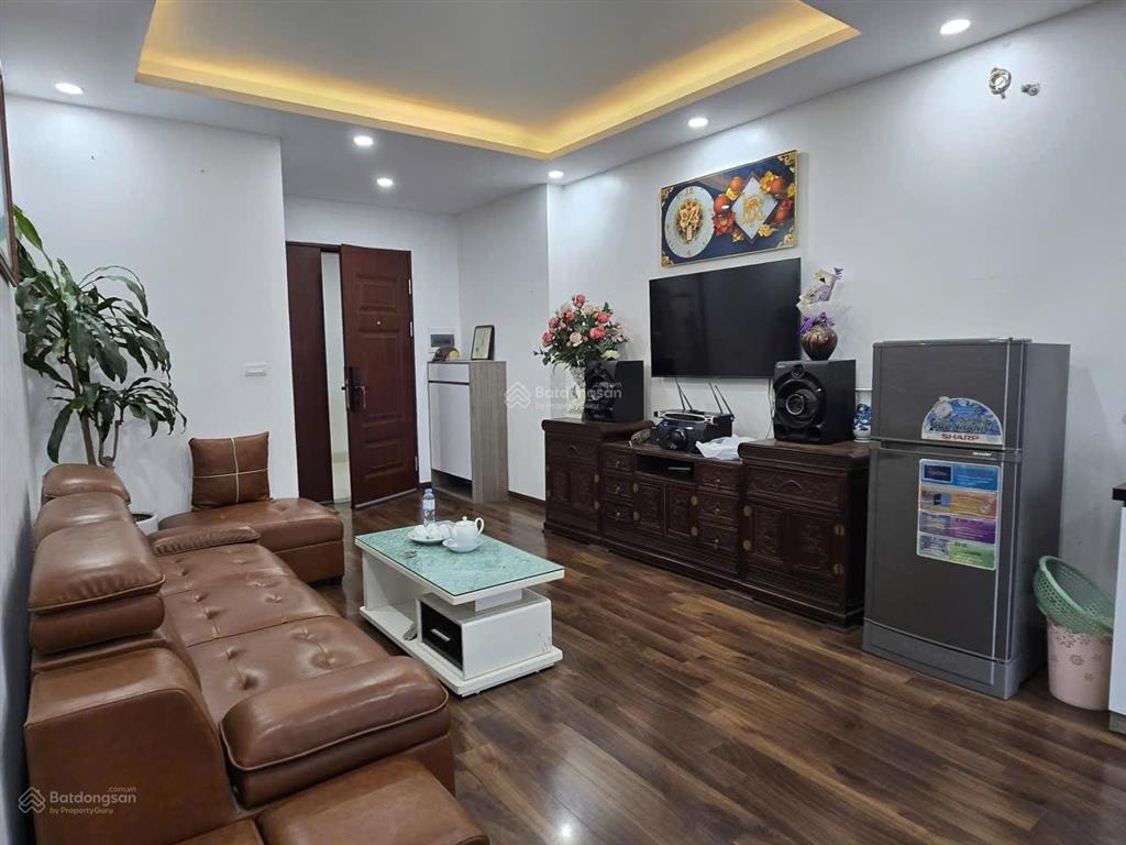 Bán căn hộ 2 pn  2 wc, hướng đông nam mát đẹp / full nội thất đẹp tầng trung ở ngay