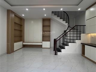 Bán nhà tựu liệt, ngay gần khu đô thị linh đàm, nhà 4 tầng ở ngay