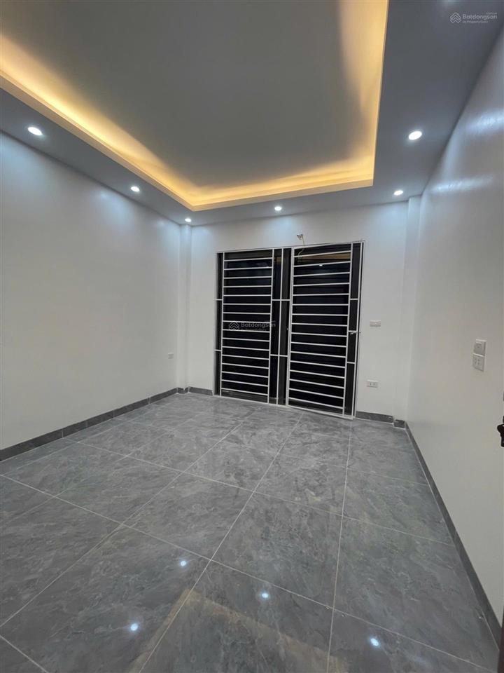 Giảm 300 triệu. cần bán nhà vĩnh quỳnh 46 mét xây mới, nhà đẹp ngõ rộng, có 5 phòng ngủ