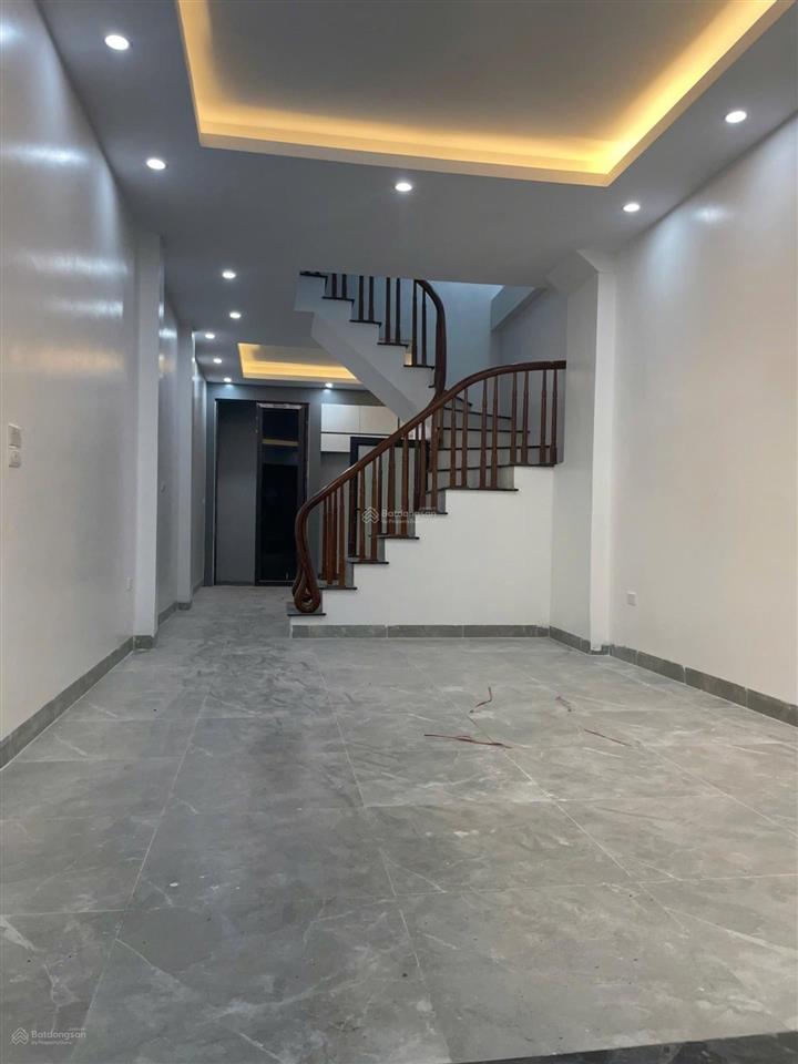 Giảm 300 triệu. cần bán nhà vĩnh quỳnh 46 mét xây mới, nhà đẹp ngõ rộng, có 5 phòng ngủ