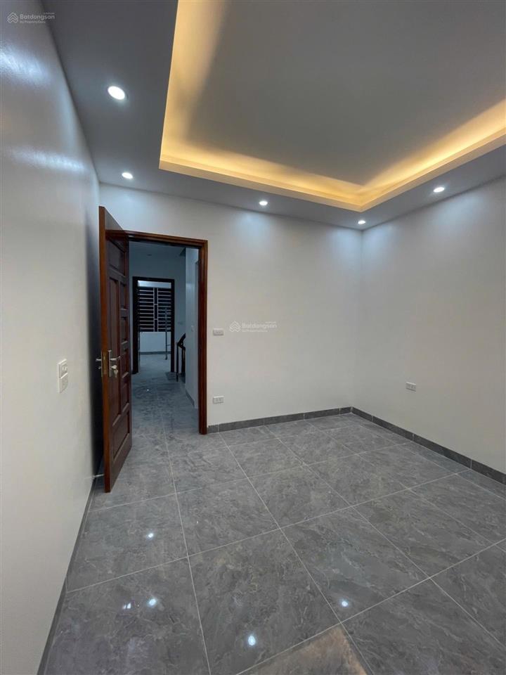 Giảm 300 triệu. cần bán nhà vĩnh quỳnh 46 mét xây mới, nhà đẹp ngõ rộng, có 5 phòng ngủ