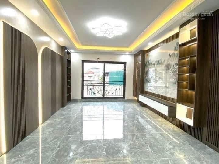 Giảm 500triệu /bán nhà ngay phường yên sở 6 tầng thang máy, full nội thất , đường thông kinh doanh.