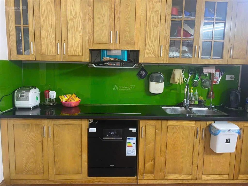 Bán căn hộ 2pn view hồ linh đàm / giá tốt, nhà đủ nội thất về ở ngay
