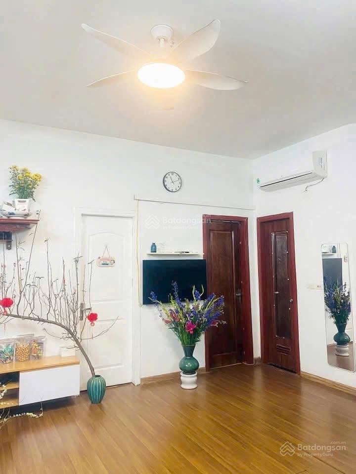 Bán căn hộ 2pn view hồ linh đàm / giá tốt, nhà đủ nội thất về ở ngay