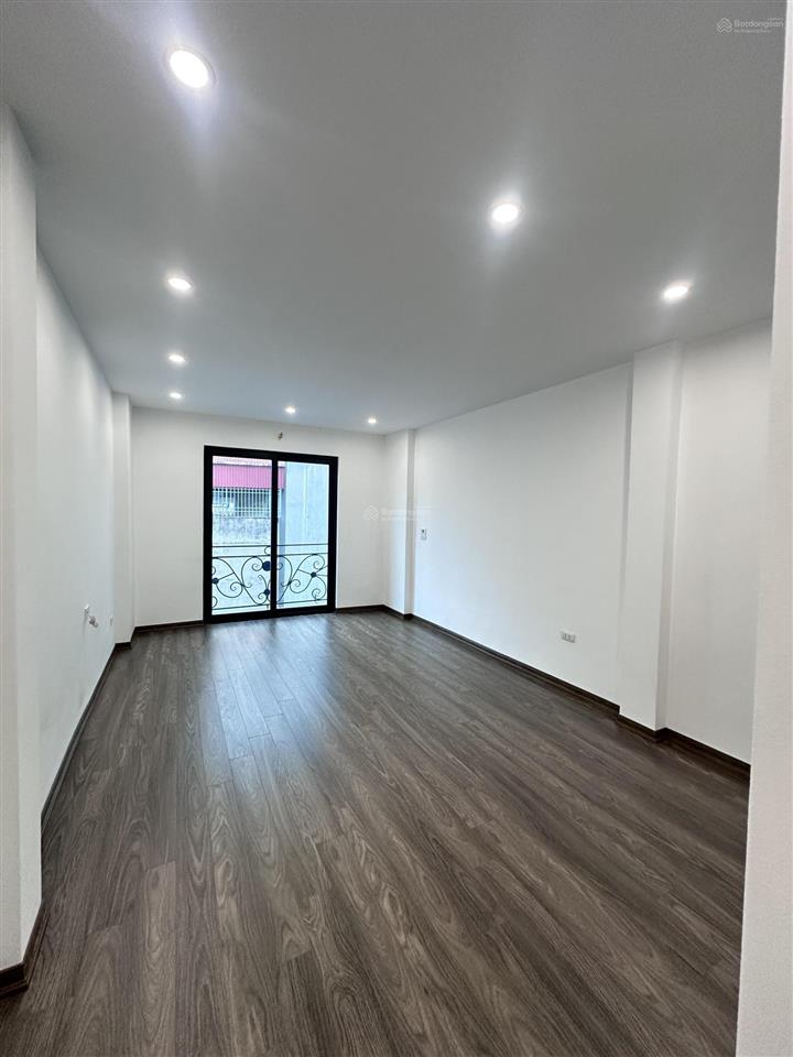 Chỉ 5, x tỷ có ngay nhà 50m2 /gần trung tâm thương mại thanh trì / xây mới