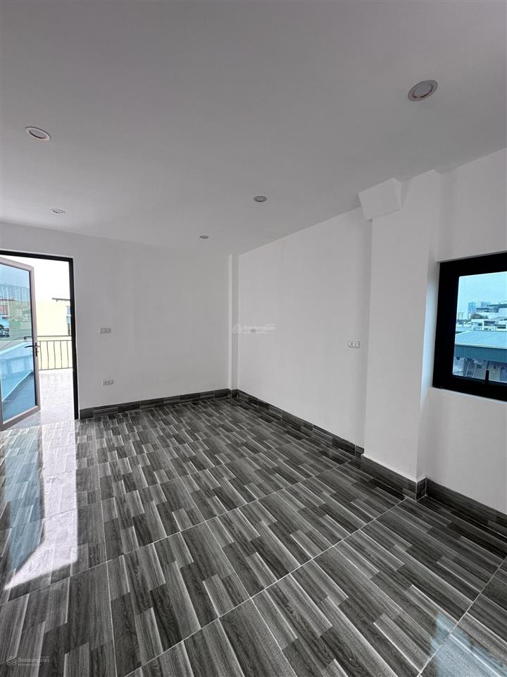Chỉ 5, x tỷ có ngay nhà 50m2 /gần trung tâm thương mại thanh trì / xây mới