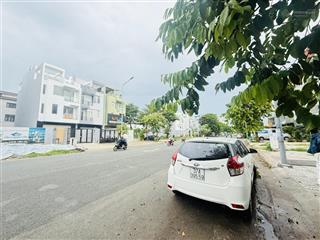 Bán nhà phố đường iii gồm 6pn, 6wc, 156m2, 20 tỷ ở đường 30m, khang điền, phước long b, quận 9