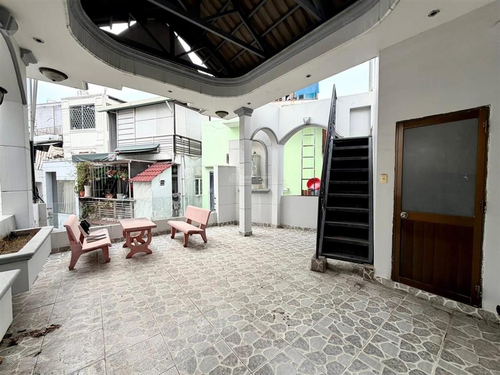 Nhà phú nhuận, 3 tầng, gần mt, 4 phòng ngủ nội thất cao cấp, sổ chính chủ, giá chỉ 9.5 tỷ còn bớt