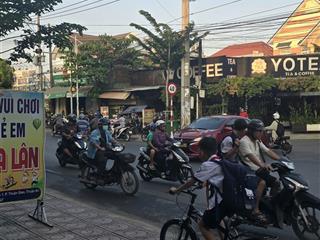Cần sang mặt bằng đẹp mặt tiền thủ khoa huân 16tr/tháng gần ngã tư hòa lân