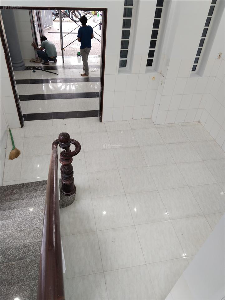 Nhà lầu trệt 78m² full thổ cư, ngang 5m, đường nhựa 7m, sân ô tô, 4pn, giá 3,2 tỷ có thương lượng