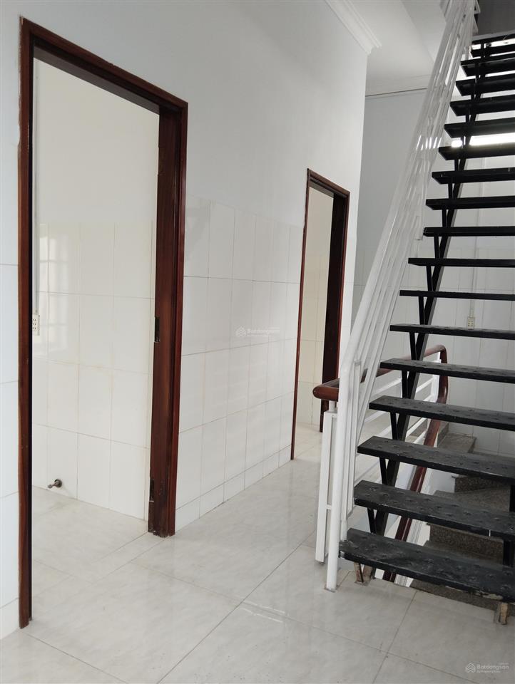 Nhà lầu trệt 78m² full thổ cư, ngang 5m, đường nhựa 7m, sân ô tô, 4pn, giá 3,2 tỷ có thương lượng