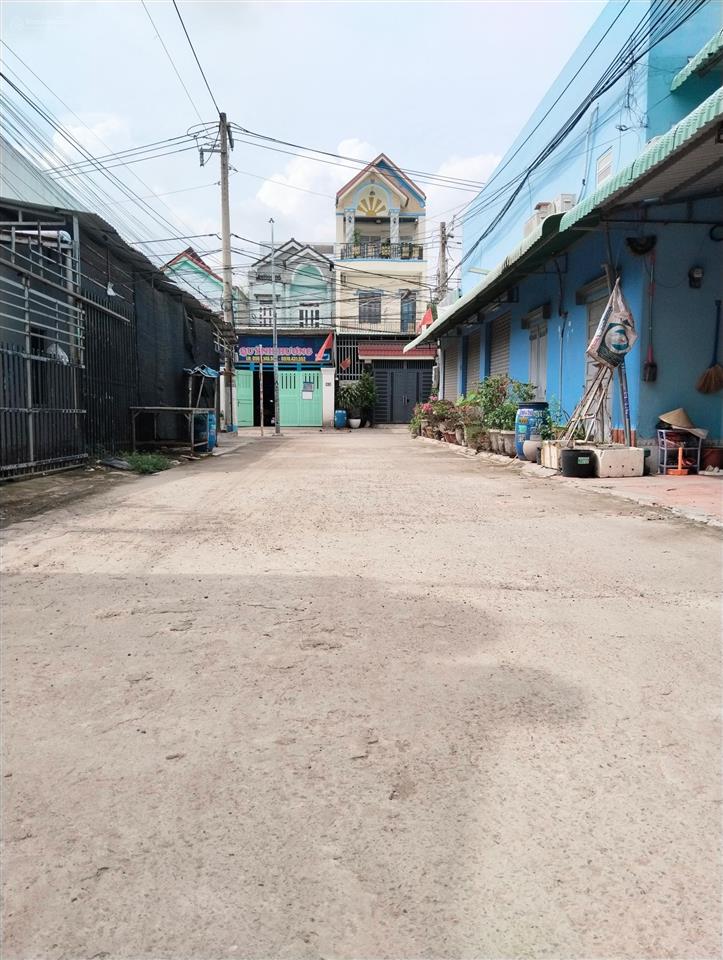 Bán nhà sổ hồng hoàn công, sân ôtô & 4pn, 4wc, hẻm ôtô 5m gần chợ tại bình chuẩn, 4,3 tỷ