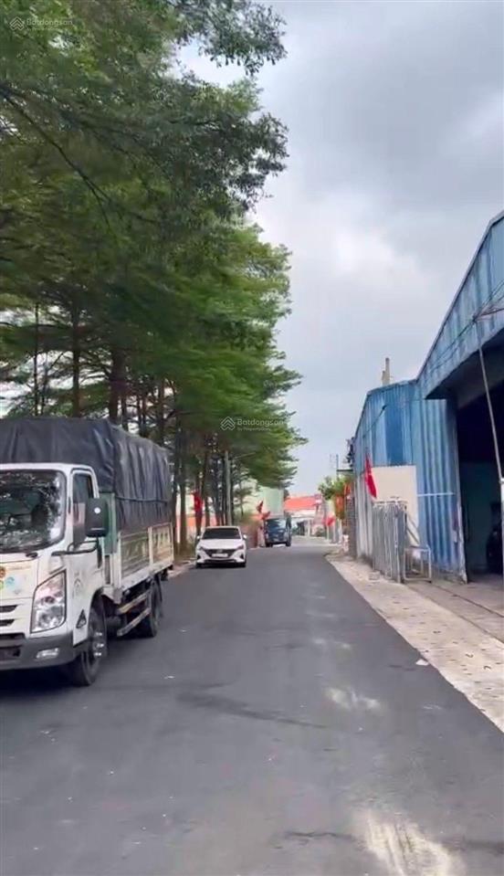 Giá chỉ 1 tỷ 85 bớt lộc  có 87m² đất mặt tiền đường nhựa 6m  65m² odt xây dựng tự do