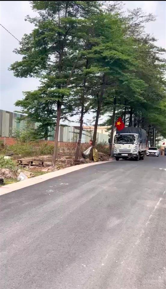 Giá chỉ 1 tỷ 85 bớt lộc  có 87m² đất mặt tiền đường nhựa 6m  65m² odt xây dựng tự do