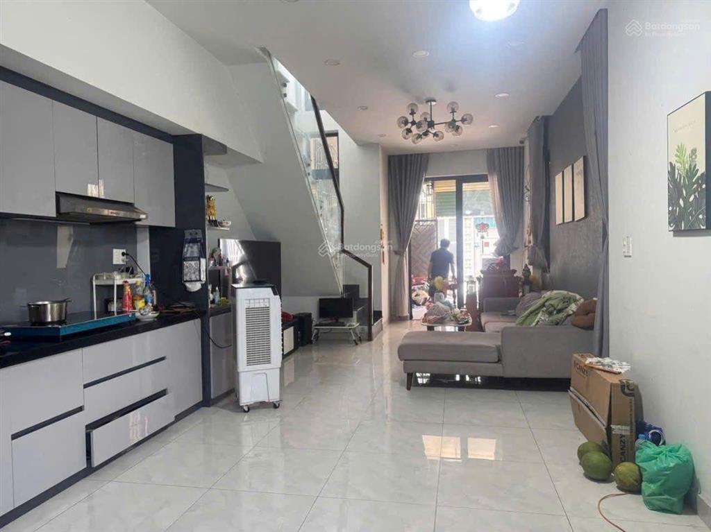 Cho thuê nhà lầu trệt  full nội thất 3pn  102m2 hẻm xe tải  sân ôtô