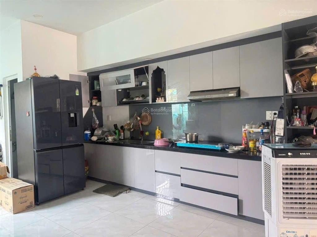Cho thuê nhà lầu trệt  full nội thất 3pn  102m2 hẻm xe tải  sân ôtô