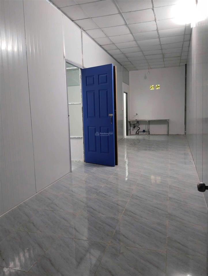 Phòng trọ rộng rãi có 2pn, phòng khách, bếp và wc đầy đủ, hẻm ô tô, giá chỉ 3tr