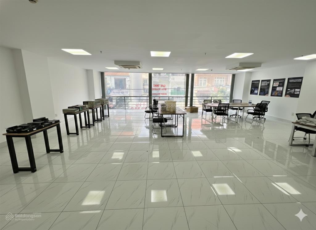 Cho thuê văn phòng khu sân bay đường tiền giang phường 2  dt 100m2 giá 23 triệu/tháng