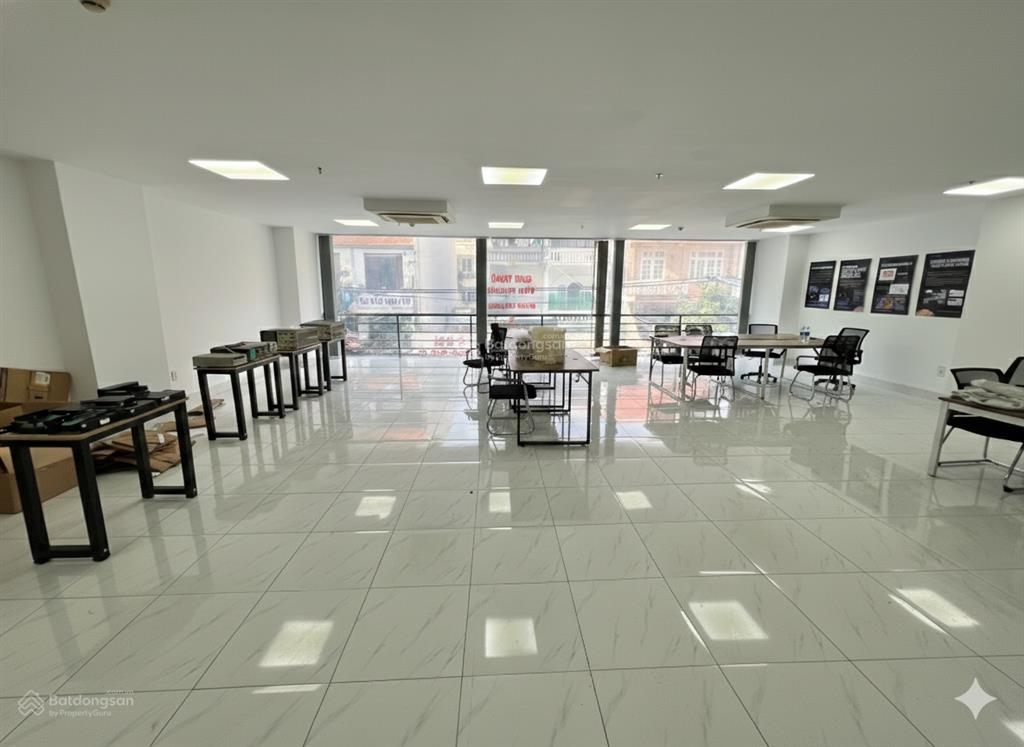 Cho thuê văn phòng khu sân bay đường tiền giang phường 2  dt 100m2 giá 23 triệu/tháng