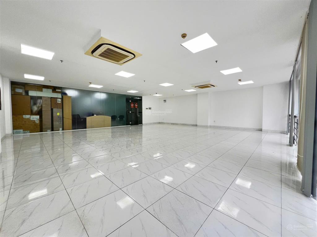 Cho thuê văn phòng khu sân bay đường tiền giang phường 2  dt 100m2 giá 23 triệu/tháng