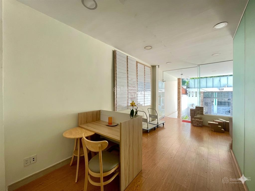 Cho thuê văn phòng đường trần não, phường an khánh, dt 60m2 giá 16 triệu/tháng có hỗ trợ nội thất