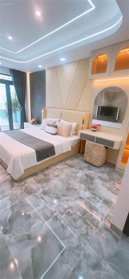 Bán nhà riêng 4pn, 5wc, 52m2 ở phường 11, gò vấp, có thang máy, hẻm xe hơi. 8,49 tỷ vnd