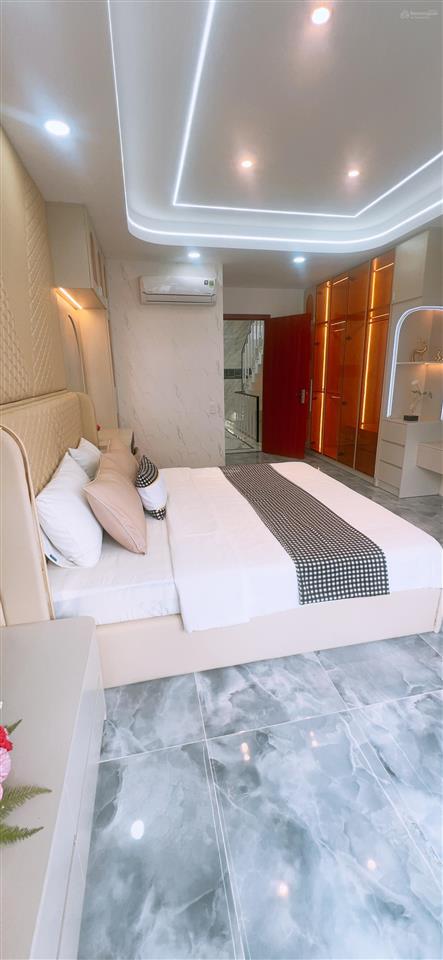 Bán nhà riêng 4pn, 5wc, 52m2 ở phường 11, gò vấp, có thang máy, hẻm xe hơi. 8,49 tỷ vnd