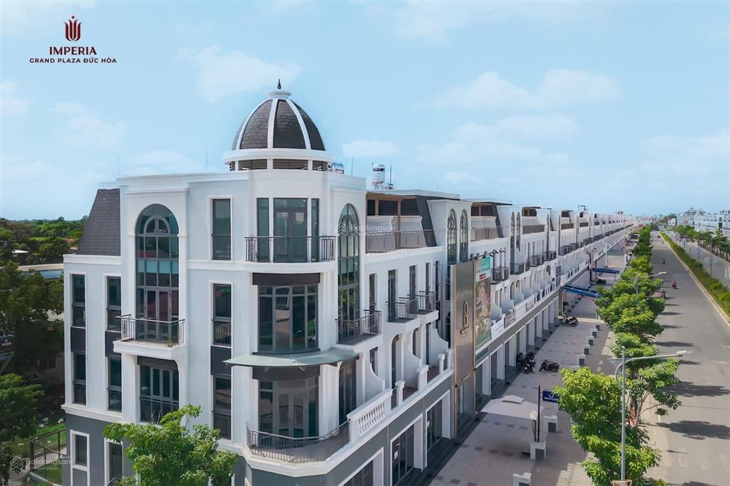 Bán gấp nhà phố 110m2 tại căn đông nam đối diện công viên trung tâm
