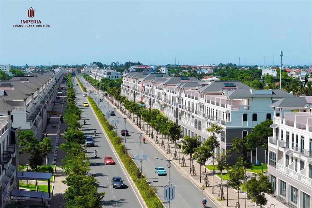 Bán gấp nhà phố 110m2 tại căn đông nam đối diện công viên trung tâm