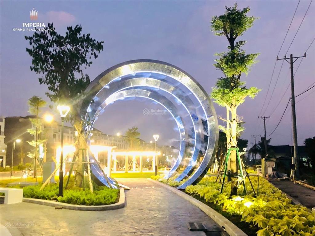 Bán gấp nhà phố 110m2 tại căn đông nam đối diện công viên trung tâm