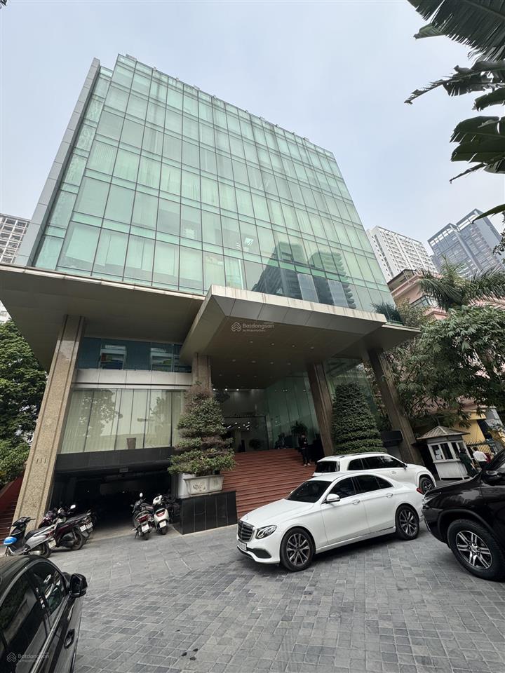 Cho thuê diện tích 263m2 khu lê văn lương