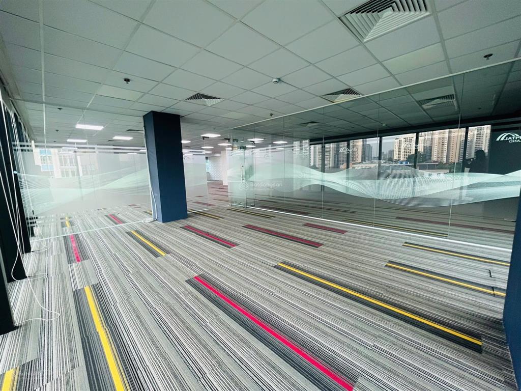 Cho thuê diện tích 263m2 khu lê văn lương