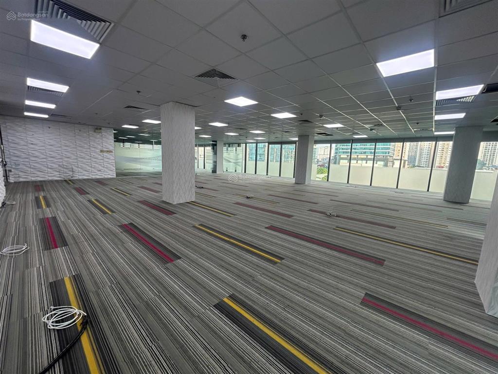 Cho thuê diện tích 263m2 khu lê văn lương