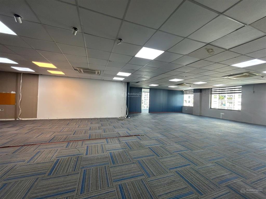 Cho thuê 201m2 văn phòng tòa nhà netland building  27 lê văn lương.