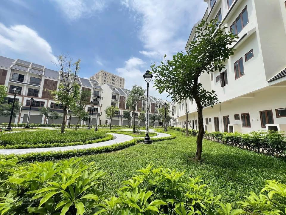 Bán nhanh căn lk45 mặt đường vđ3.5 đối diện 12 toà chung cư và văn phòng