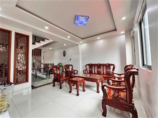 Bán nhà 3 tầng, hẻm xe hơi tránh, kề bên quận 2, dt 250 m2, dòng tiền 16 tr/tháng