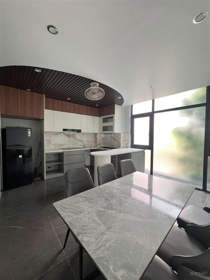 Nhỉnh 10 tỷ  có thang máy  về ở ngay 70m2 tại ocp23