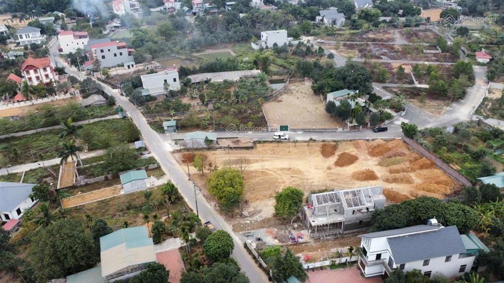 Bán đất 2 mặt đường có vỉa hè thôn 6 xã hòa lạc