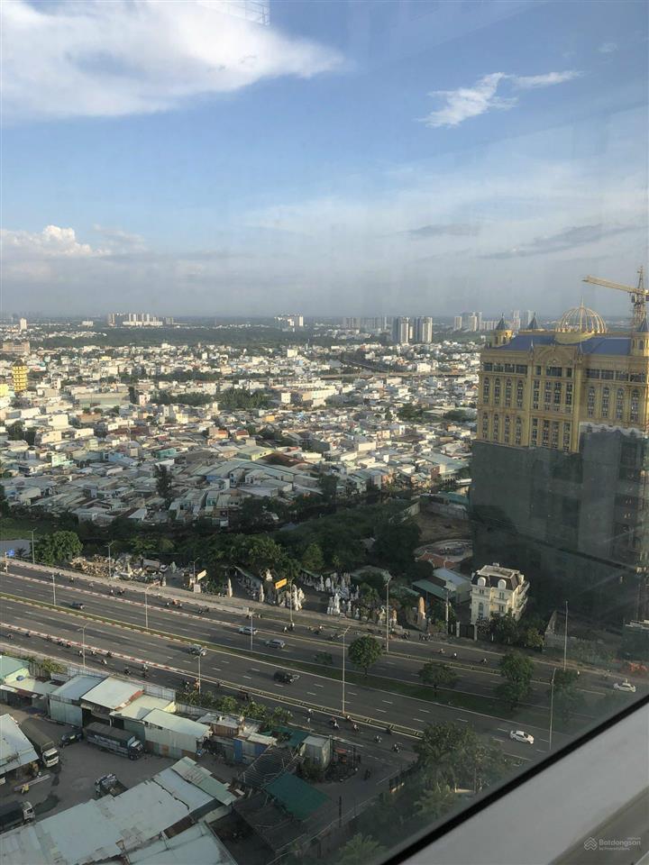 Chính chủ cho thuê căn hộ diamond riverside 3pn đầy đủ nội thất, view quận 1 lầu 25 thoáng mát