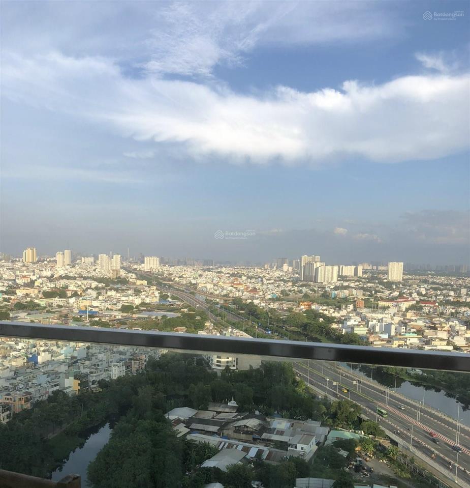 Chính chủ cho thuê căn hộ diamond riverside 3pn đầy đủ nội thất, view quận 1 lầu 25 thoáng mát