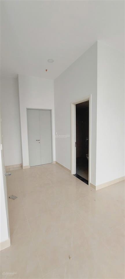 Cho thuê shophouse đặc biệt 1 trệt 1 lầu dhomme ngay mặt tiền kế sảnh chính tòa nhà