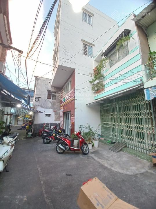 Phòng trọ q4 2 người ở trung tâm sài gòn. giá tiết kiệm. cửa sổ lớn. gần đh luật, nguyễn tất thành