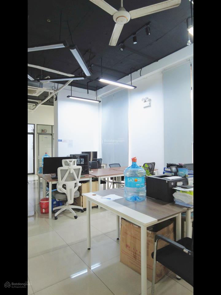 Chỗ ngồi làm việc tại topaz tân phú. giá hạt rẻ. chỉ từ 800.000đ/th. (cho 1 team 5 người)