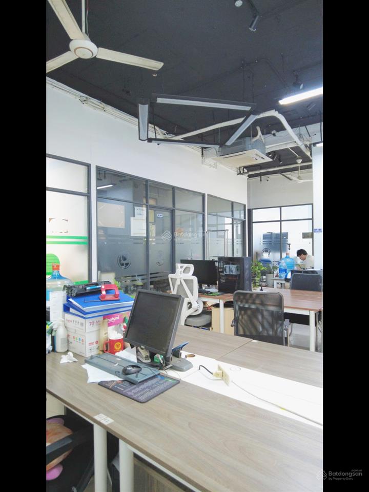 Chỗ ngồi làm việc tại topaz tân phú. giá hạt rẻ. chỉ từ 800.000đ/th. (cho 1 team 5 người)