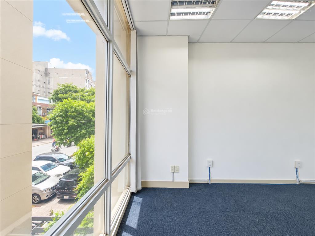 Văn phòng 65m2 tại tân phú  đã ngăn sẵn 3 phòng, full điều hòa. phòng rất đẹp  chỉ 18 triệu/tháng