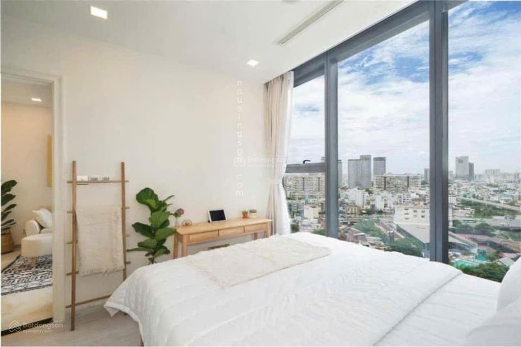 Cần bán gấp căn hộ 2pn 2wc vinhomes golden river 70m2 giá 10,8 tỷ all in view landmark 81