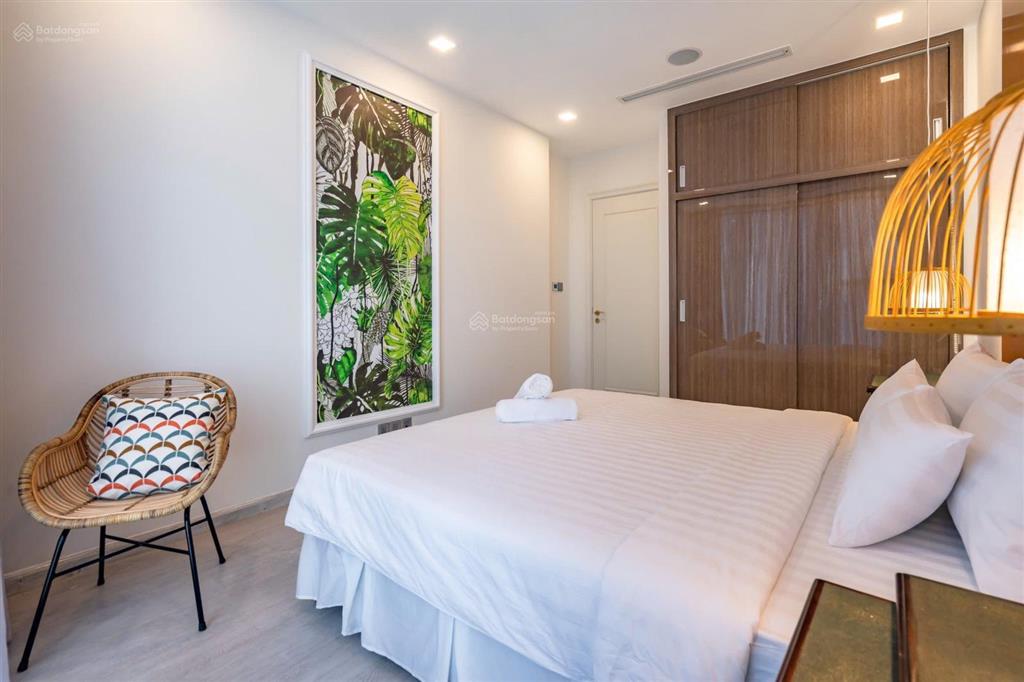 Vinhomes golden river  căn 1pn giá chỉ 20 triệu / tháng view sông. 0906 322 *** linh xem pass 24/7